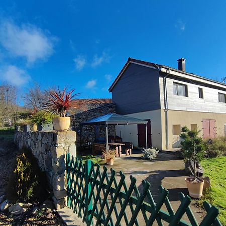 Maison Entre Campagne Et Foret Aspret-Sarrat Exterior foto